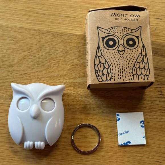 Magnetic Wall Hanging Night Owl Key Holder, White - Picture 12 of 14